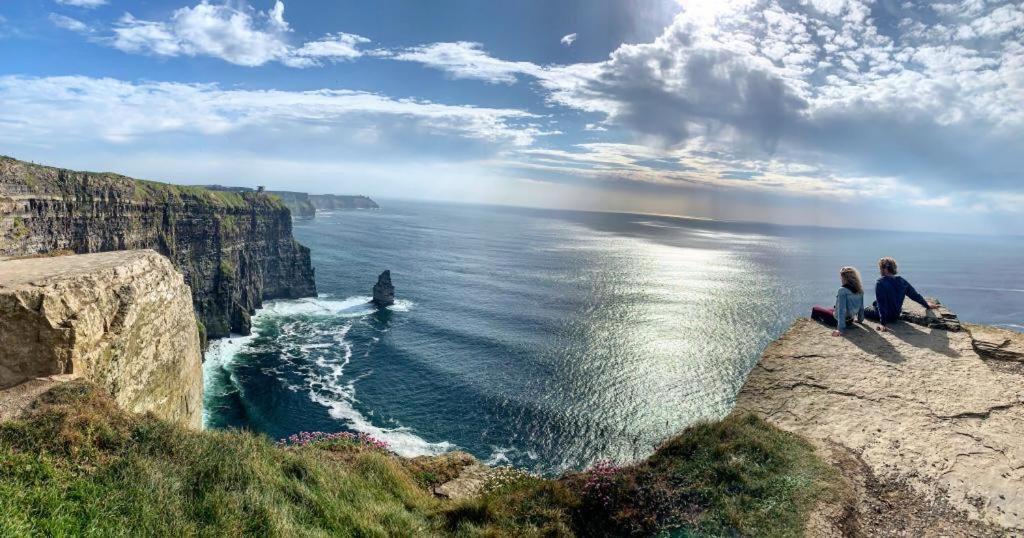 Lahinch -Beach -Surf- Hostel المظهر الخارجي الصورة